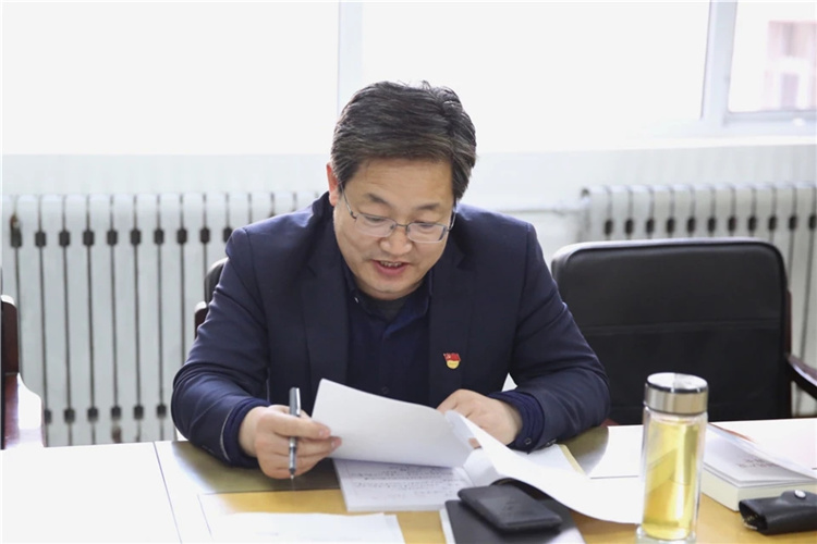 党委委员、纪委书记孟光源领读学习.webp.jpg
