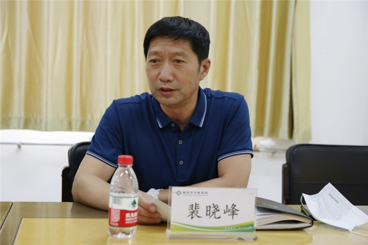 党委副书记裴晓峰做工作汇报.webp.jpg